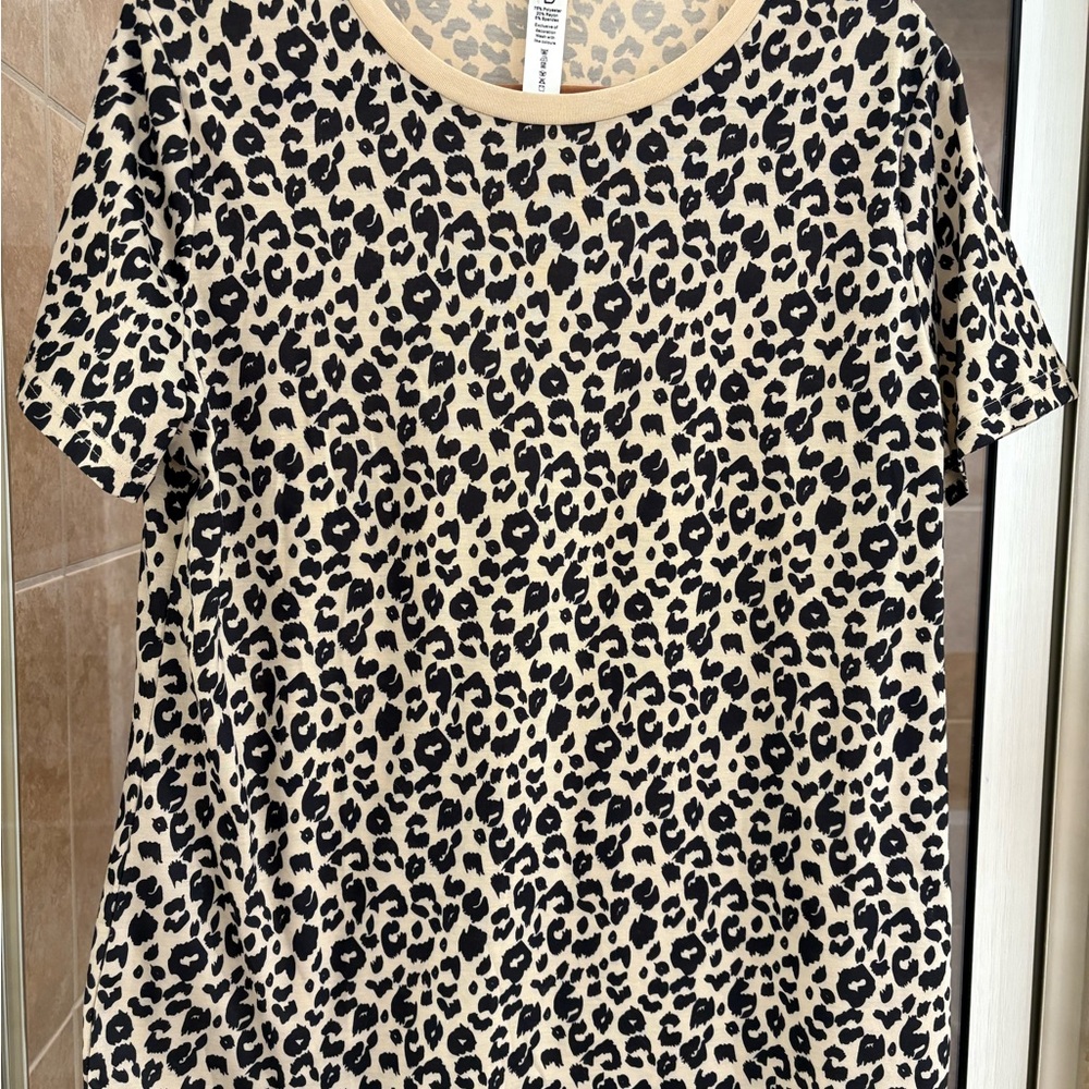 Black and Cream Boxy Relaxed T-Shirt